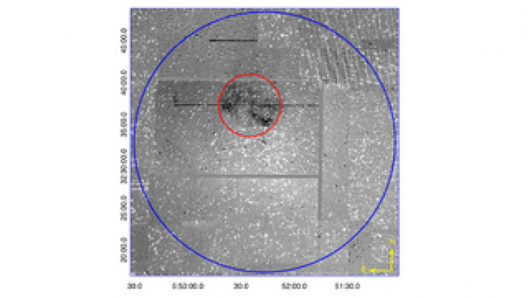 以M 37（NGC 2099）为中心的增强对比度的30x30弧分尺寸的IPHAS（Drew等人，2005年）商图